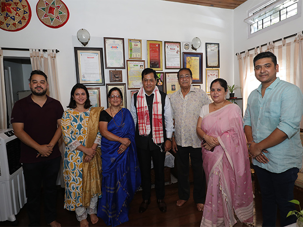 Union Minister Sarbananda Sonowal visits Dr Bhupen Hazarika’s residence (Photo/ANI)
