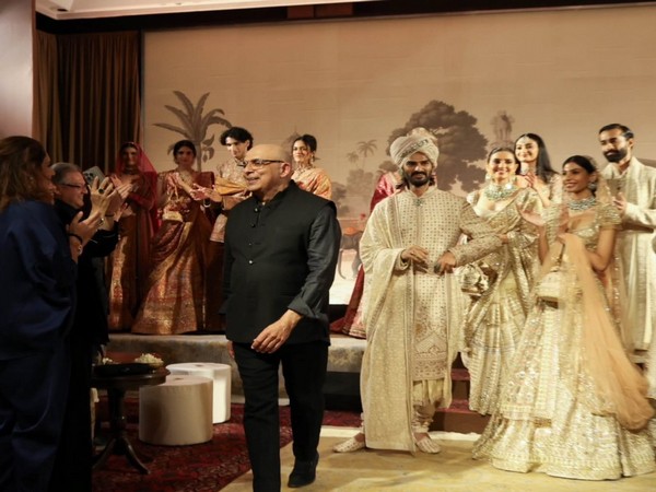 Tarun Tahiliani presents 'Quintessence' (Image source: Instagram/ @fdciofficial)