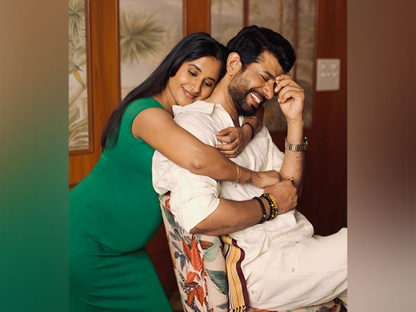 Actor Viineet Kumar and wife Ruchira (Image source: Instagram)