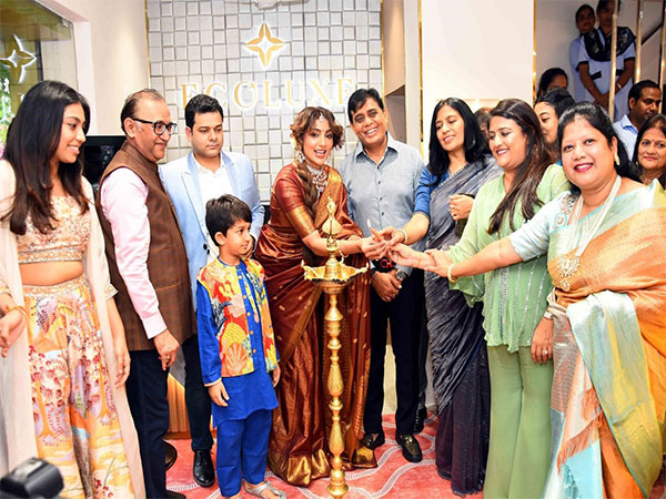 Actress Tejaswi Madivada & Praveen Vedmutha launched Ecoluxe's diamond jewellery shop at MG Road, Vijayawada
