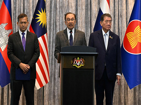 Malaysian PM Anwar Ibrahim announces immediate ceasefire between Cambodia and Thailand after deadly border clashes (Photo/Reuters)
