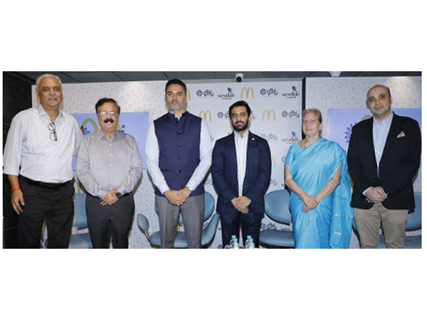 FDA Min of Maharashtra, Yogesh Kadam, Director - CSIR-CFTRI, along with the CEO and the MD of Westlife Foodworld at the launch event of McDonald's Protein Plus Slice
