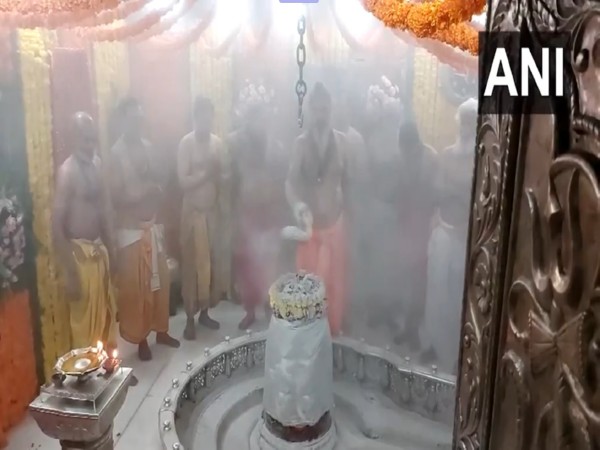 Bhasma Aarti performed at Mahakaleshwar Jyotirlinga Temple in Ujjain during holy month of Shravan (Photo/ANI)