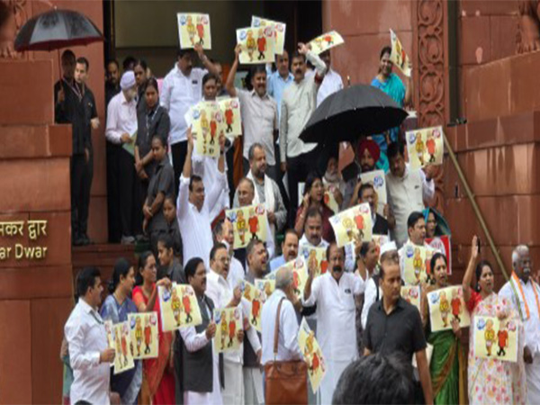 INDIA bloc MP protest against Bihar SIR at Parliament Makar Dwar (Photo/ANI)