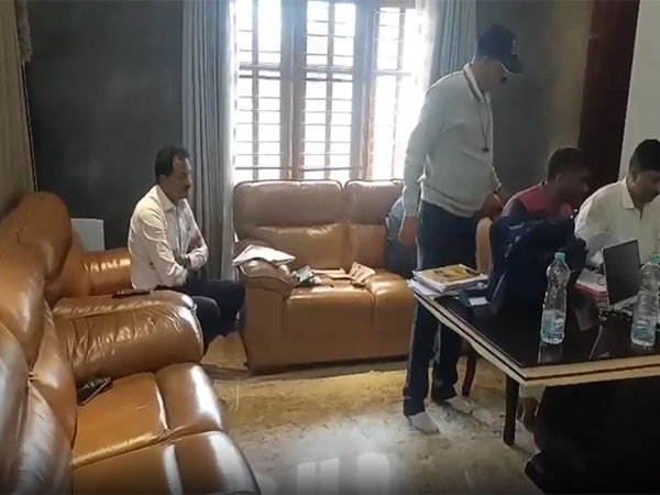 Visuals from raid at the residence of NHAI Executive Engineer (Photo/Karnataka Lokayukta)