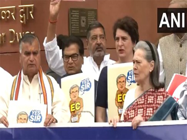CPP Chairperson Sonia Gandhi joins protest against Bihar SIR at Parliament (Photo/ANI)