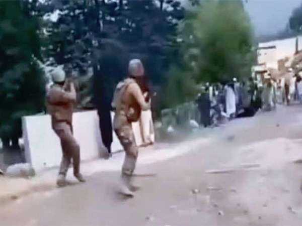 Image from the protest (Image: X@FazalurRehmanAf)