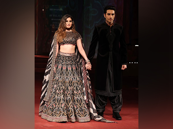 Actors Rasha Thadani, Ibrahim Ali Khan (Image source: FDCI)