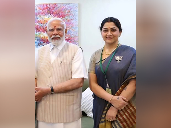 BJP leader Khushbu Sundar with PM Narendra Modi (Photo/@khushsundar)