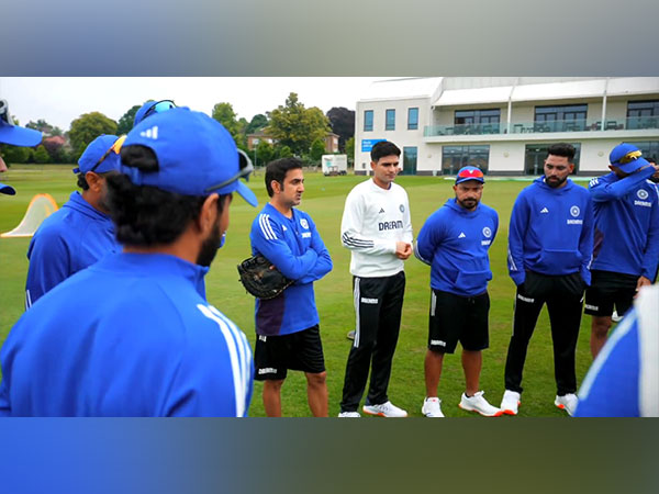 Gautam Gambhir with the Indian team (Photo: X/@BCCI)