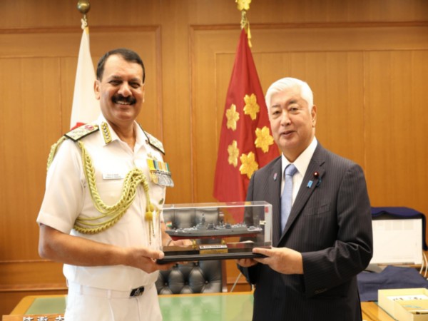 Navy Chief Admiral Dinesh K Tripathi and Defence Minister General Nakatani (Photo/X@indiannavy)