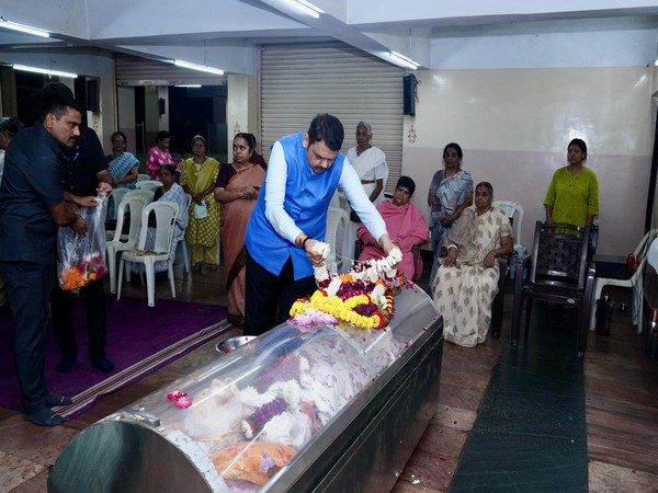 Maharashtra CM Devendra Fadnavis pays respects to mortal remains of Pramila Tai Medhe in Nagpur. (Photo credit- x/@Dev_Fadnavis)