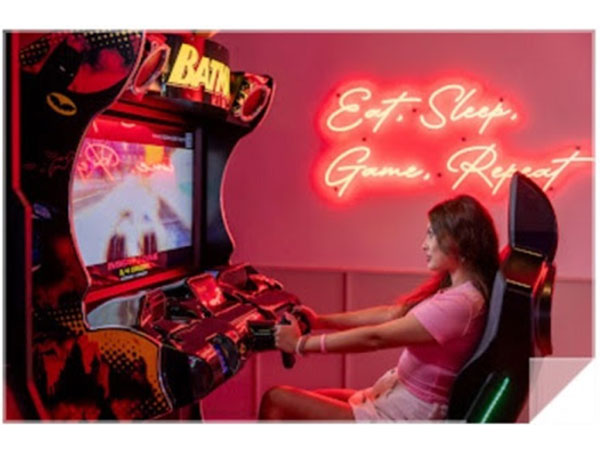 Batman retro arcade game