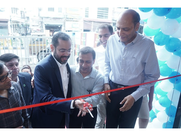 Rajat Pahwa, Business Head India, Smart Homes, Signify Greater India inaugurates the biggest Philips Smart Light Hub in Jalandhar