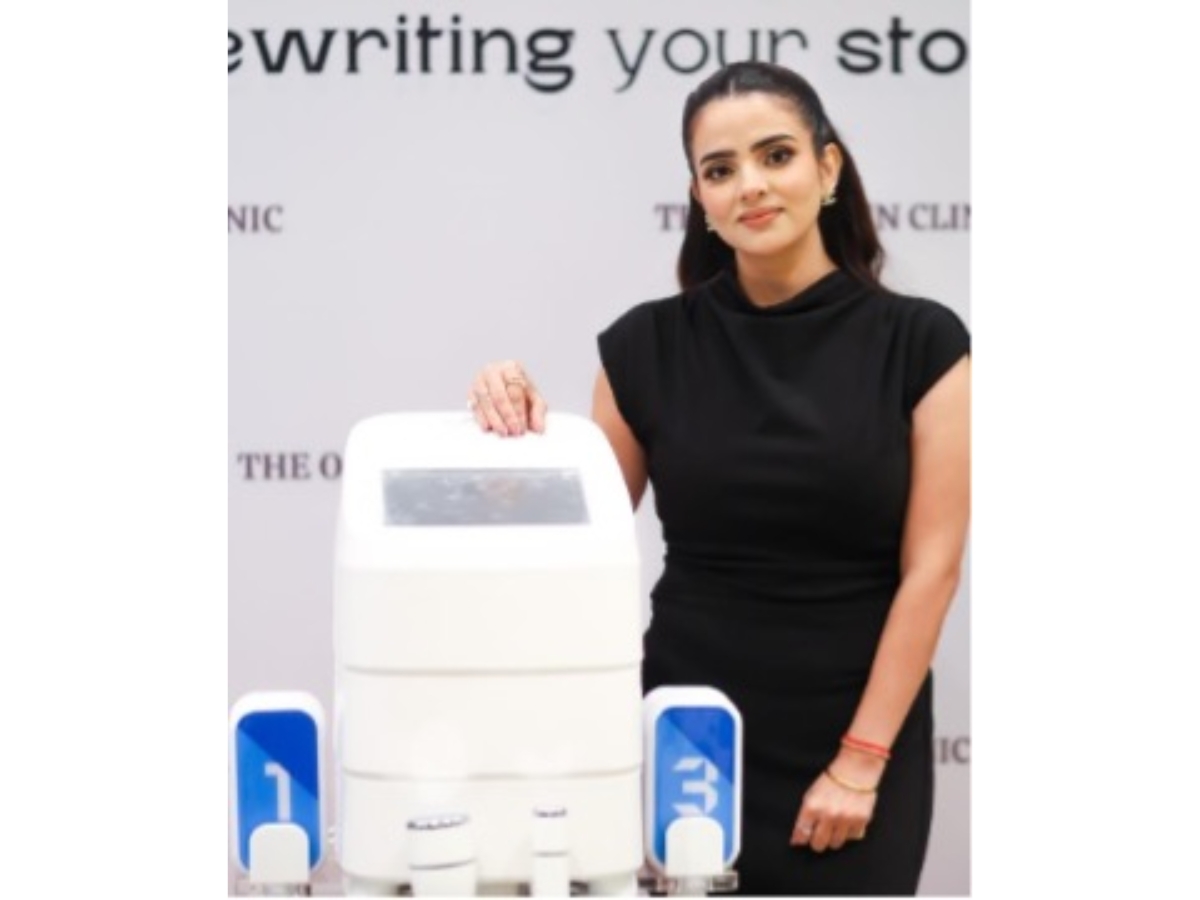 Dr. Khushboo Jha Unveils ARTIQA at a Grand Afternoon Launch in Faridabad