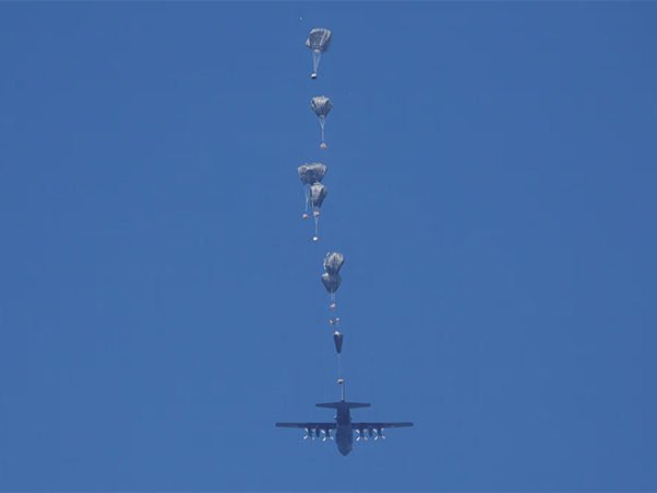 A plane airdrops humanitarian aid over Rafah in southern Gaza Strip (File Photo/Reuters) A plane airdrops humanitarian aid over Rafah in southern Gaza Strip (File Photo/Reuters)