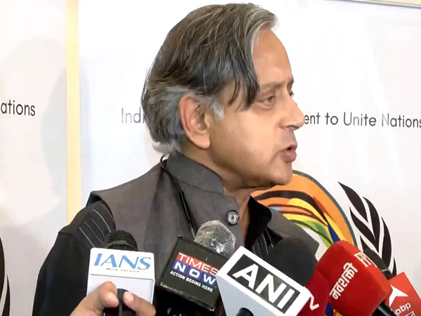  Congress MP Shashi Tharoor (Photo/ANI)