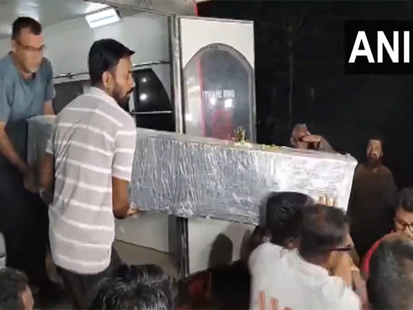 Mortal remains of 15-year-old girl who was set on fire brought to her native village in Balanga (Photo/ANI)