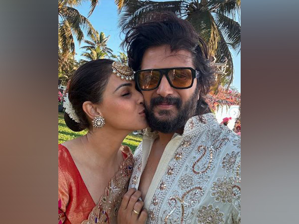 Genelia and Riteish Deshmukh (Photo/Instagram@riteishd)