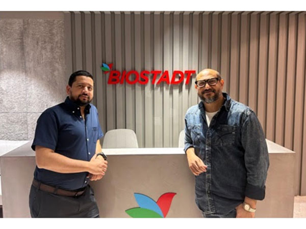 Huzefa Khorakiwala, CEO, Biostadt India Ltd. (Left) with Amit Sinha, Founder, dojo