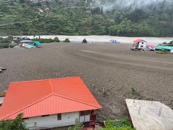 visuals of mudslide in Dharali area in Uttarkashi (Photo/X:@suryacommand)