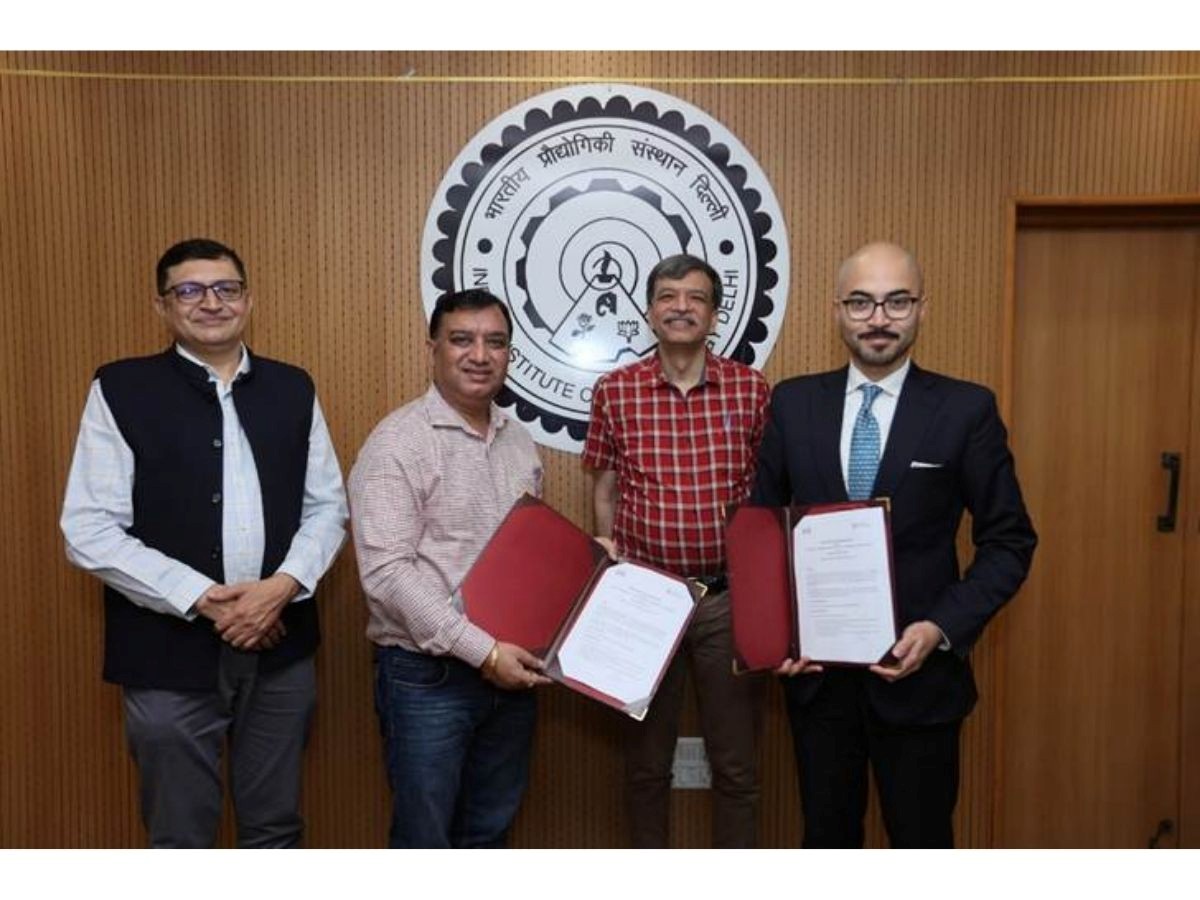 MoU with UAE-India CEPA Council (Tarun Chaturvedi (COO, FITT), Dr. Nikhil Agarwal (MD, FITT), Prof. Rangan Banerjee, Director of IIT Delhi, Ahmed Aljneibi, Director of the UAE–India CEPA Council