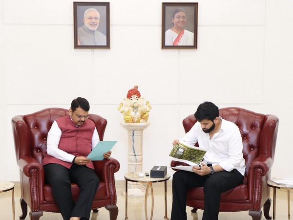 Maharashtra CM Devendra Fadnavis with Vantara officials (Photo/@Dev_Fadnavis)