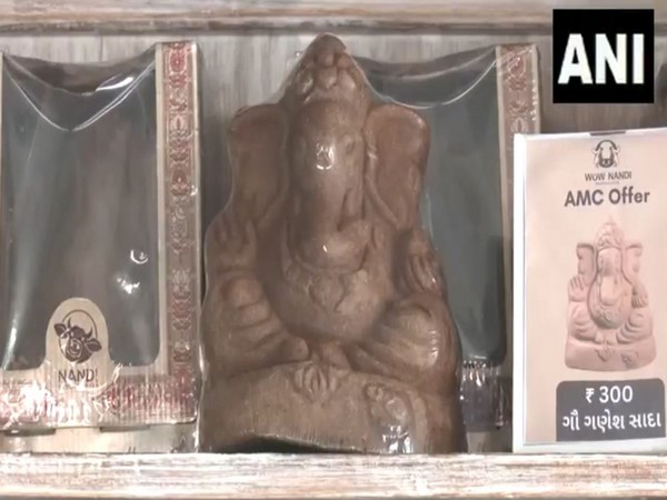 Eco-friendly Ganesha idols made of cow dung and clay (Photo/ANI)