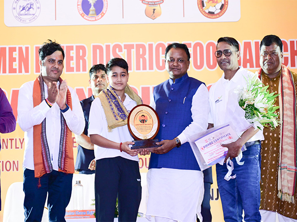Odisha CM Honours Jindal Sports Hostel Athlete Sweta Rani for Bronze at Asian Wushu Championship