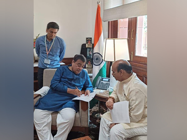 Union Minister Nitin Gadkari meets former Karnataka CM Bommai (Photo/ANI)