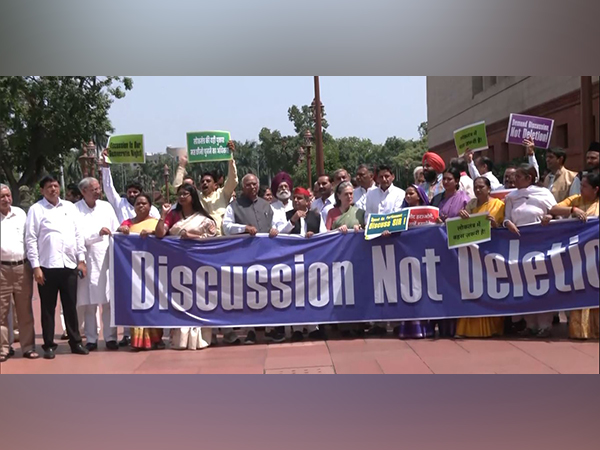 CPP Chairperson Sonia Gandhi joins protest against Bihar SIR at Parliament (Photo/ANI)