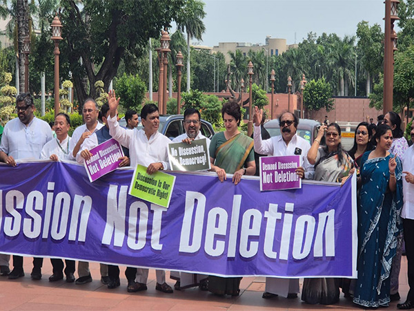 INDIA bloc MPs protest in Parliament premises over Bihar SIR (File Photo/ANI)