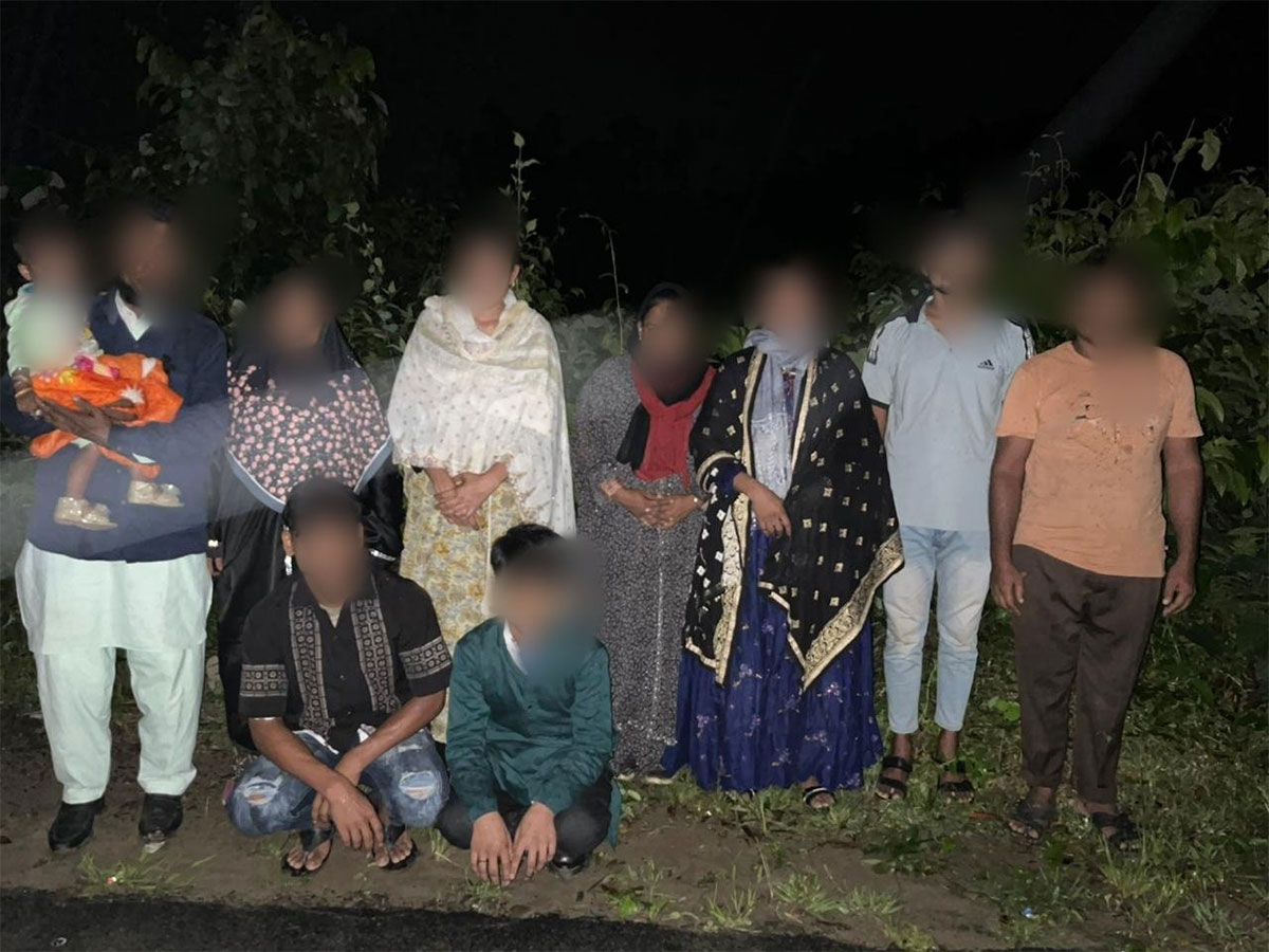 Assam Police push back 10 illegal Bangladeshi infiltrators (Photo: @himantabiswa/X) 