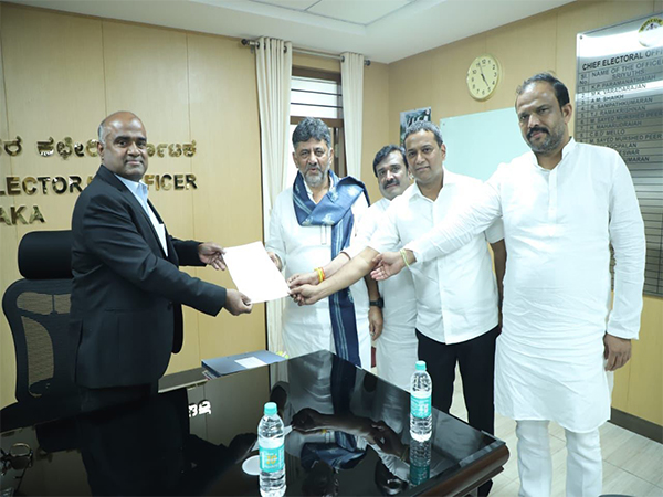 Memorandum to Election Commission to review voter list fraud in entire state: DCM DK Shivakumar (PhotoANI)