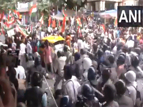  West Bengal: Police lathi-charged protesters in Kolkata (Photo/ANI) 