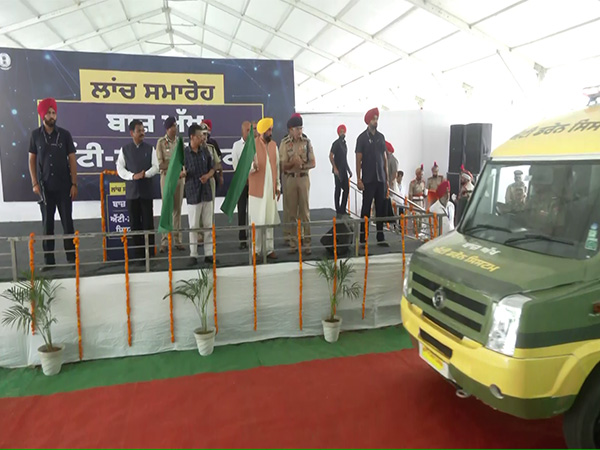 AAP National Convenor Arvind Kejriwal with Punjab CM Bhagwant Mann (Photo/ANI)