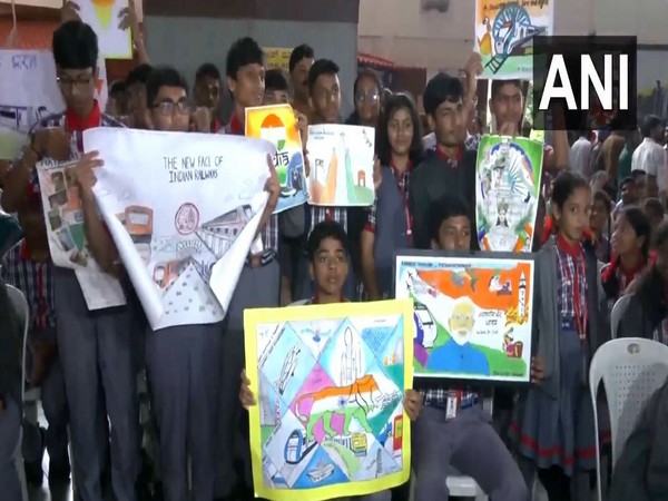 School students at KSR Railway Station (Photo/ANI)
