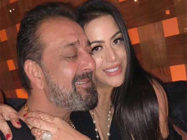 Sanjay Dutt and his daughter (Image source: Instagram)