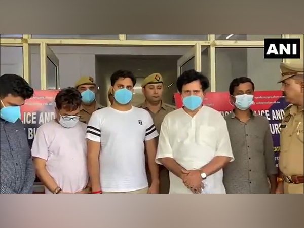 6 arrested as police bust fake international police, crime investigation bureau office in Noida (PhotoANI) 6 arrested as police bust fake international police, crime investigation bureau office in Noida (PhotoANI)
