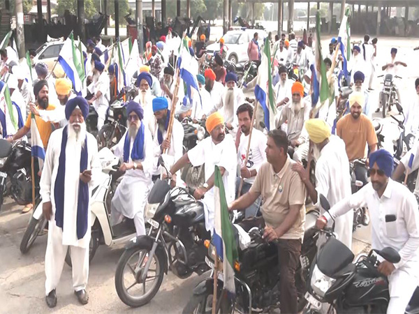 Kisan Mazdoor Sangharsh Committee holds a bike rally (Photo/ANI)