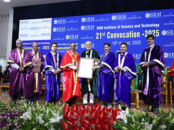 Dr. V. Narayanan, Chairman, Indian Space Research Organisation, Government of India - receiving the Honoris causa in the presence of  C.P. Radhakrishnan, Governor of Maharashtra, Chancellor Dr. T. R. Paarivendhar and Vice Chancellor Prof. C. Muthamizhchelvan, SRMIST