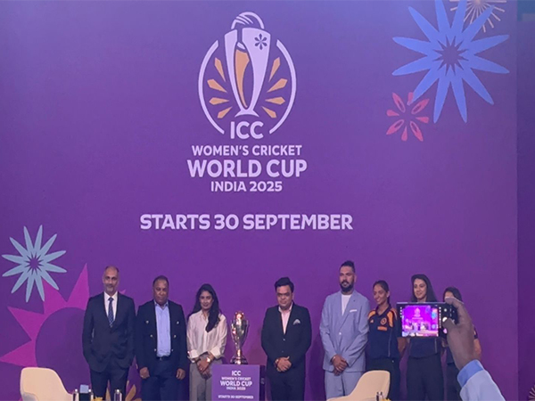 Mithali, Jay Shah, Yuvraj, Harmanpreet, Smriti and Jemimah at the event with other dignitaries. (Photo: ANI) Mithali, Jay Shah, Yuvraj, Harmanpreet, Smriti and Jemimah at the event with other dignitaries. (Photo: ANI)