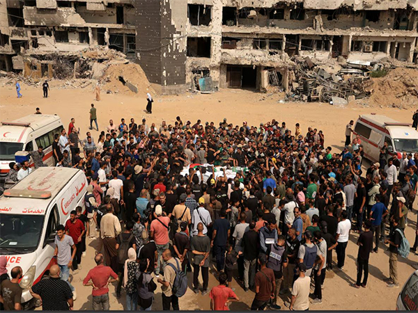 Mourners attend the funeral of Al Jazeera journalists Anas Al Sharif, Mohammed Qreiqeh, Ibrahim Zaher, Mohammed Noufal and another colleague, who were killed in an Israeli strike, in Gaza City (Image/Reuters)