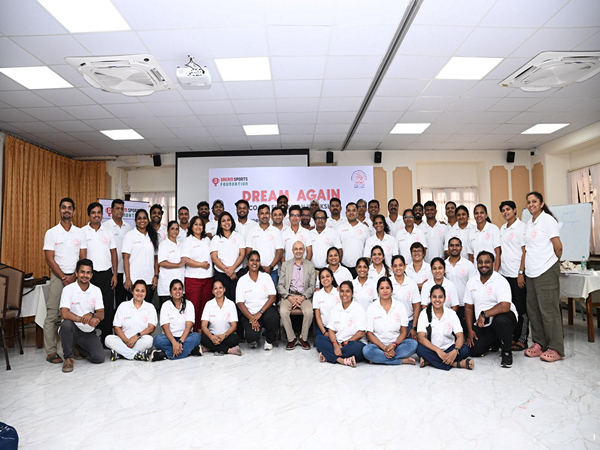 School and students after ‘Dream Again’ Workshop (Photo: Dream Sports Foudation)