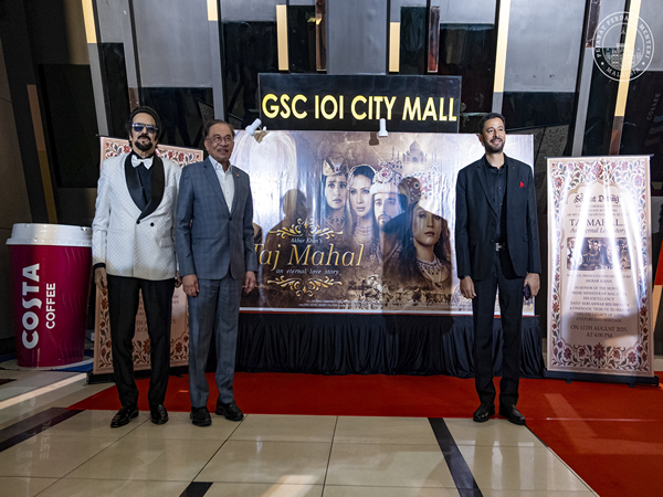 Malaysian Prime Minister Anwar Ibrahim with actor-director Akbar Khan (Image source: X/@anwaribrahim) Malaysian Prime Minister Anwar Ibrahim with actor-director Akbar Khan (Image source: X/@anwaribrahim)