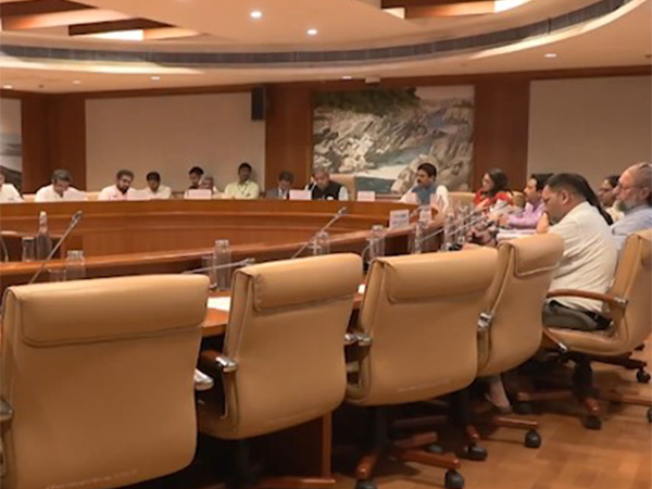 Visual of meeting of the Parliamentary Committee on Foreign Affairs (Photo: @LokSabhaSectt/X)