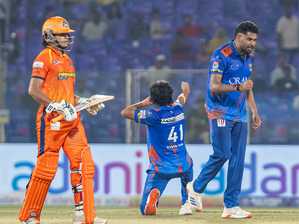 North Delhi Strikers players celebrating after taking a wicket (Photo: DPL)