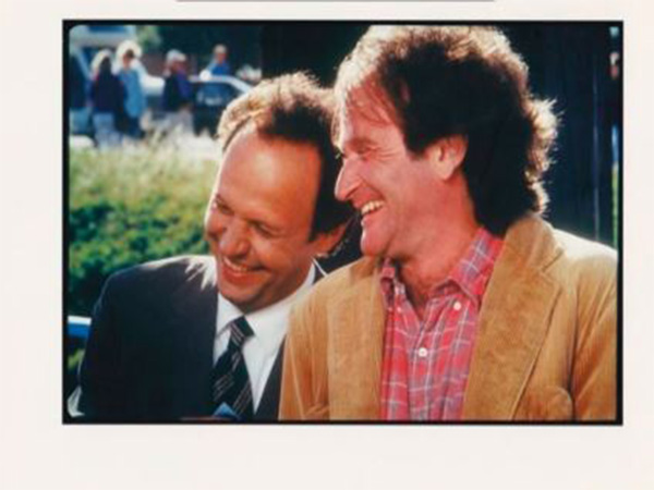 Billy Crystal and Robin Williams on the set of 'Fathers' Day' in 1997 (Photo/instagram/@itsbillycrystal)