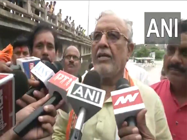 Uttar Pradesh Minister Suresh Kumar Khanna (File Photo/ANI)