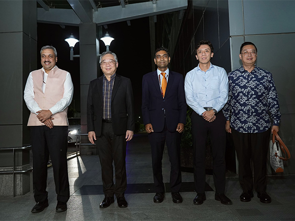 Singapore ministerial delegation arrives in Delhi for India-Singapore Ministerial Roundtable (Photo/X@MEAIndia)